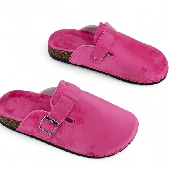 CUTE HOT Pink suede clogs - Picture 2 of 2
